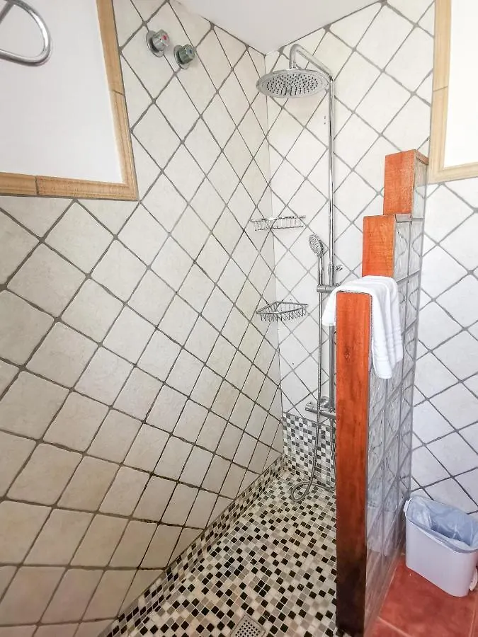 Paradise Villa Κοραλέχο 0*,